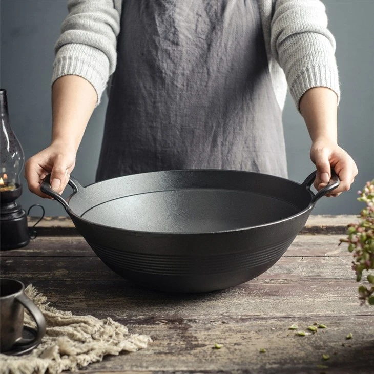 Cast-iron Pot With Wooden Lid